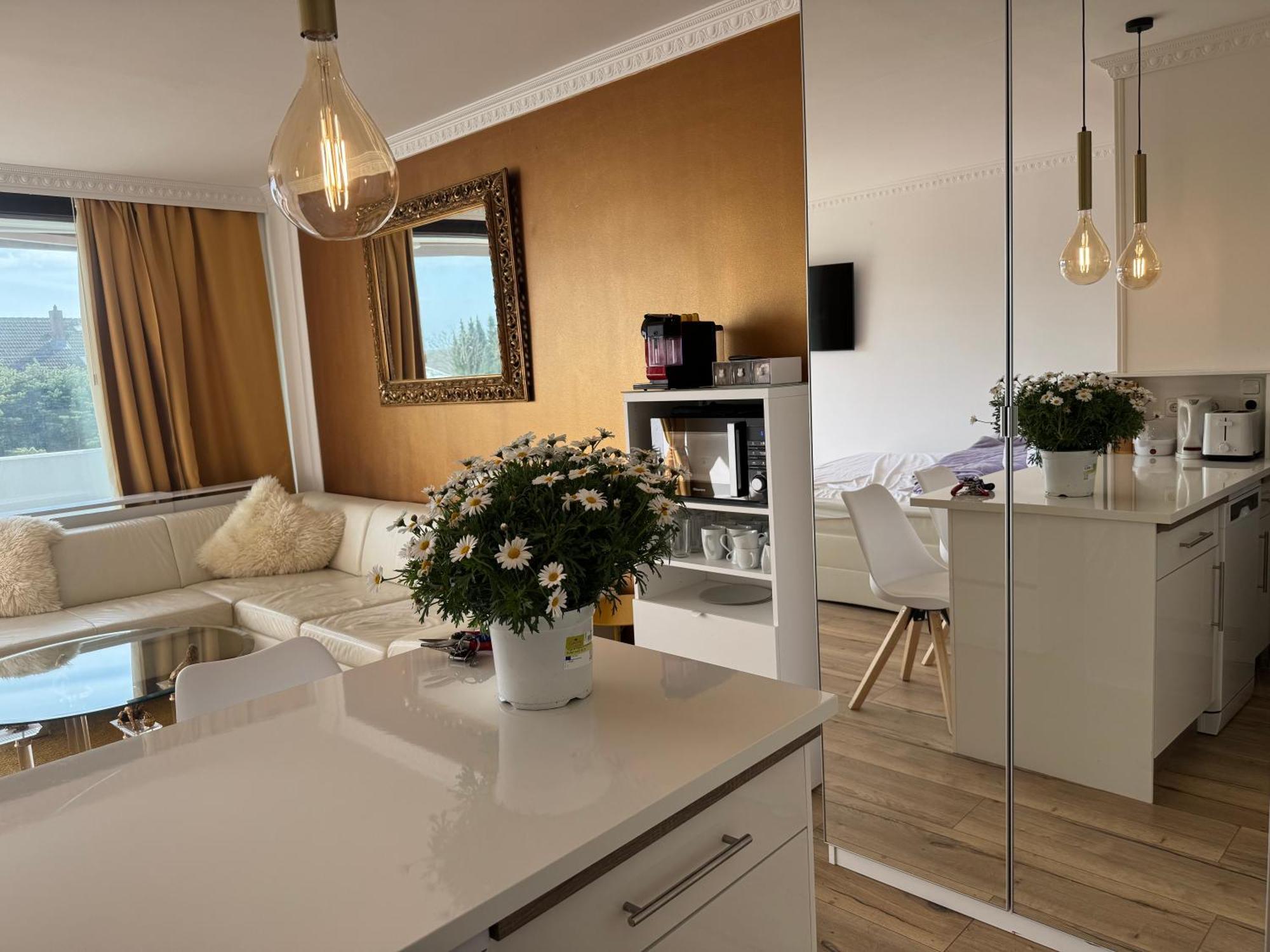 Tiffany'S Ferienapartments Sind Alles, Ausser... Gewoehnlich!!! Timmendorfer Strand Exterior photo